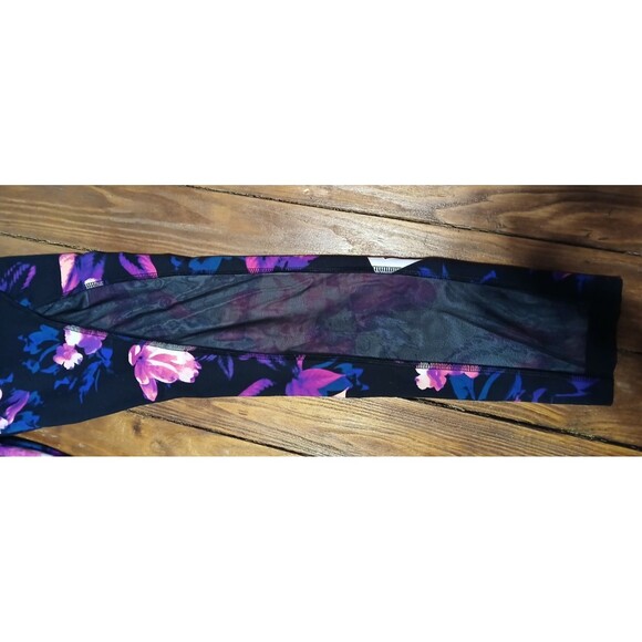 Victoria Secret PINK Tropical Floral Ultimate Leggings w/Mesh cutouts Medium - Picture 6 of 10
